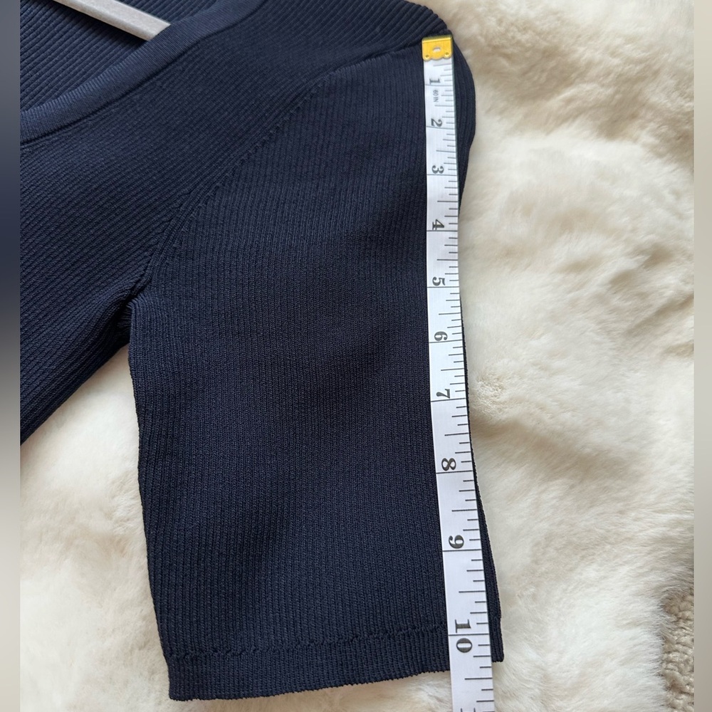 Classic OAK + FORT Navy Blue Knit Stretch Bodycon Fit Short Sleeve Sweater Top-M - Picture 8 of 9